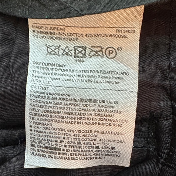 Banana Republic Women’s Black and White Textured Capris Size 4. - Picture 10 of 12